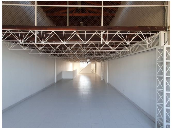 Bodega en arriendo en La Candelaria, Medellín, 218 m² · foto 8 de 12