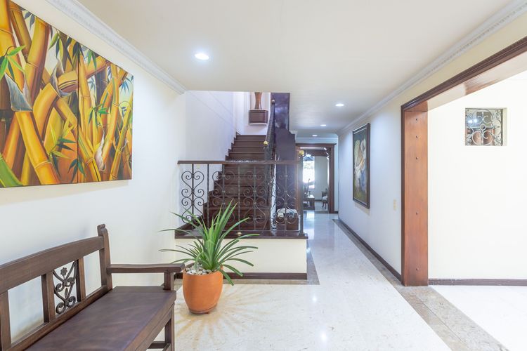 Casa de 5 alcobas en venta en El Poblado, Medellín, 267 m² · foto 4 de 20