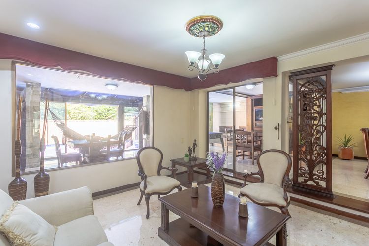 Casa de 5 alcobas en venta en El Poblado, Medellín, 267 m² · foto 5 de 20