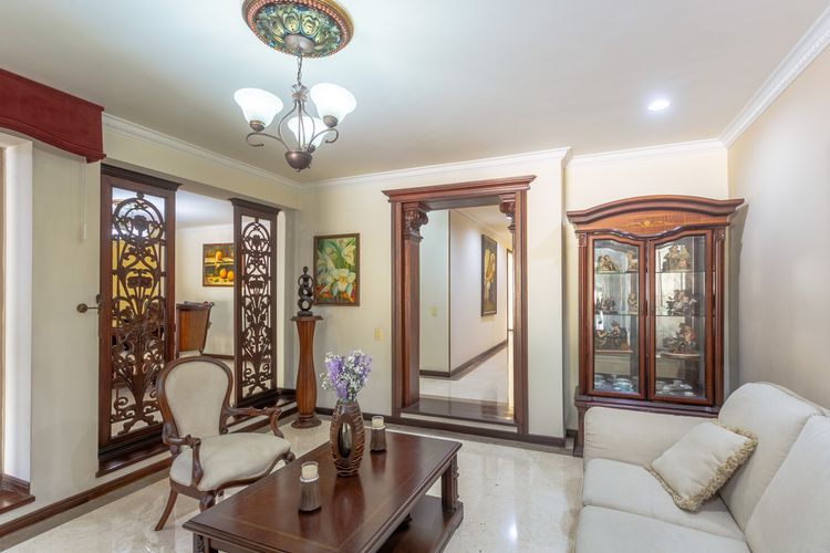 Casa de 5 alcobas en venta en El Poblado, Medellín, 267 m² · foto 6 de 20