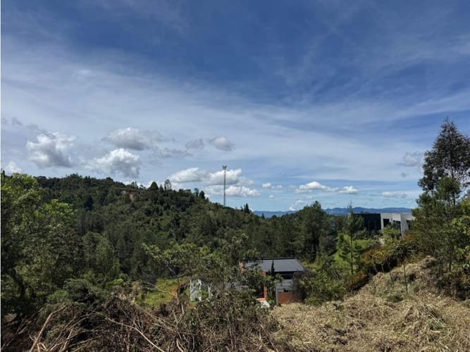 Lote en venta en Carrizales, Envigado, 1748 m² · foto 4 de 10