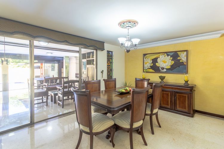 Casa de 5 alcobas en venta en El Poblado, Medellín, 267 m² · foto 11 de 20