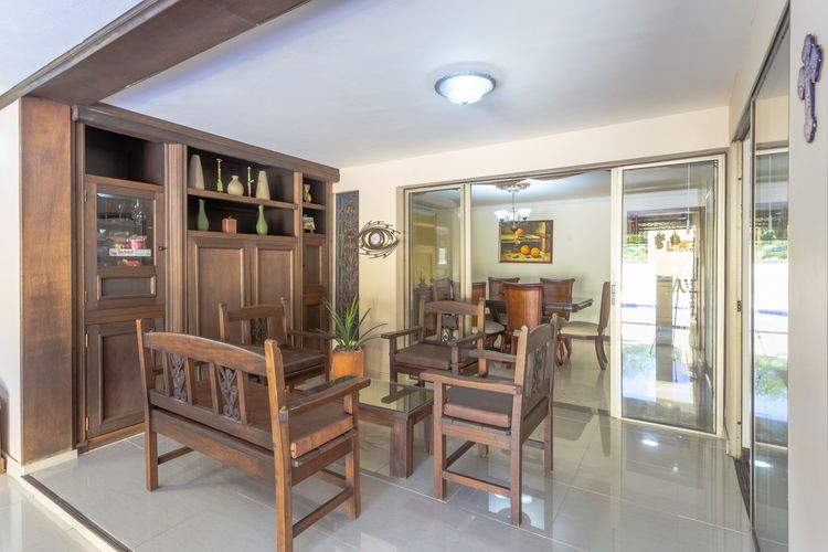 Casa de 5 alcobas en venta en El Poblado, Medellín, 267 m² · foto 13 de 20