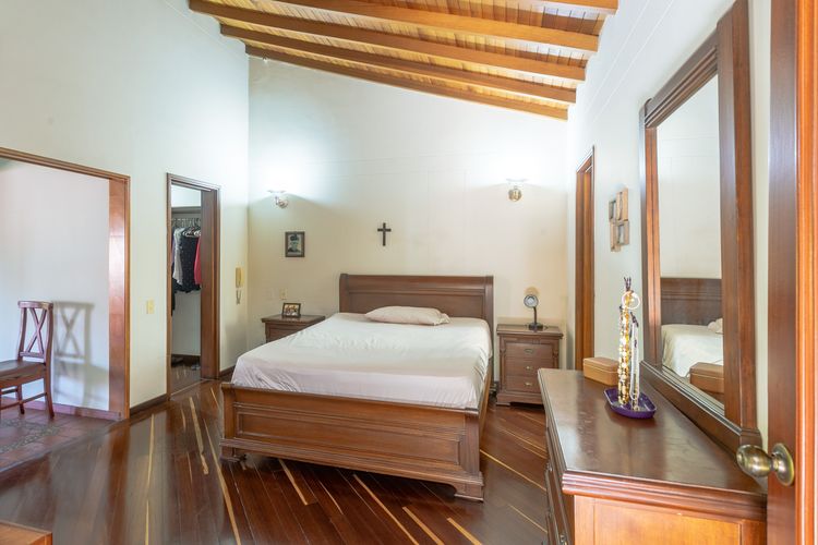 Casa de 5 alcobas en venta en El Poblado, Medellín, 267 m² · foto 14 de 20