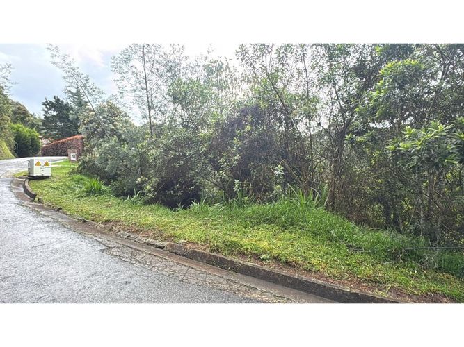 Lote en venta en Carrizales, Envigado, 1748 m² · foto 5 de 10