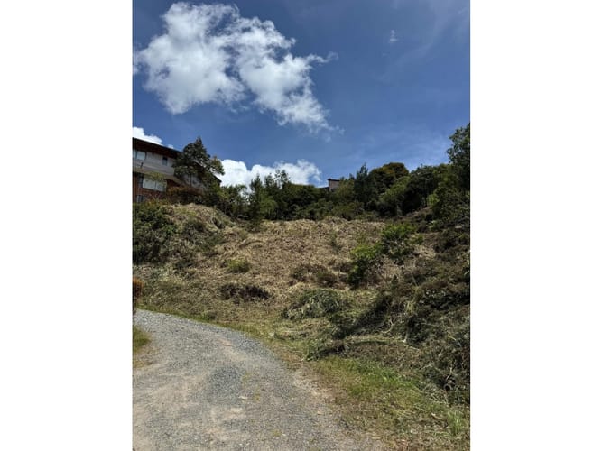 Lote en venta en Carrizales, Envigado, 1748 m² · foto 9 de 10