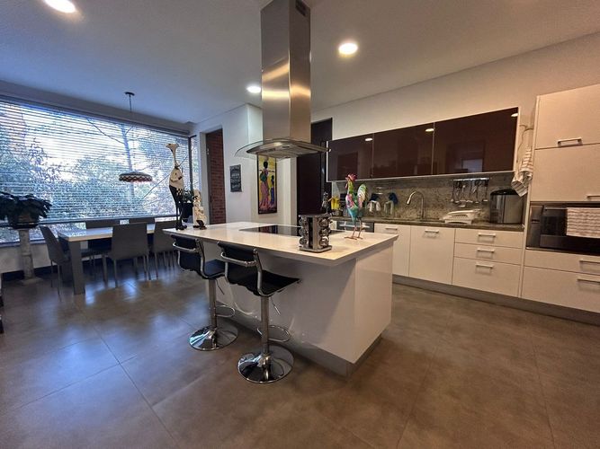 Apartamento de 4 alcobas en arriendo en Colinas De Suba, Bogotá, 376 m² · foto 14 de 20