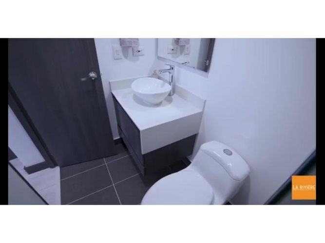 Apartamento de 1 alcoba en venta en El Poblado, Medellín, 51 m² · foto 10 de 18