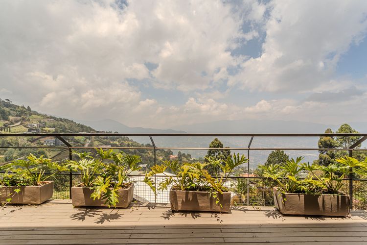 Casa de 3 alcobas en venta en Loma Del Chocho, Envigado, 611 m² · foto 5 de 20
