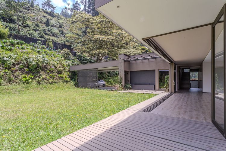 Casa de 3 alcobas en venta en Loma Del Chocho, Envigado, 611 m² · foto 8 de 20