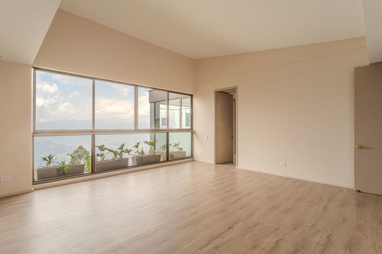 Casa de 3 alcobas en venta en Loma Del Chocho, Envigado, 611 m² · foto 15 de 20