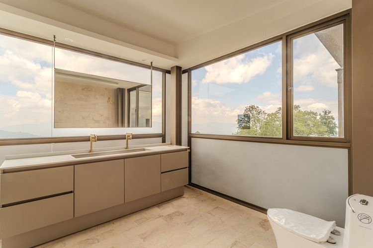 Casa de 3 alcobas en venta en Loma Del Chocho, Envigado, 611 m² · foto 17 de 20