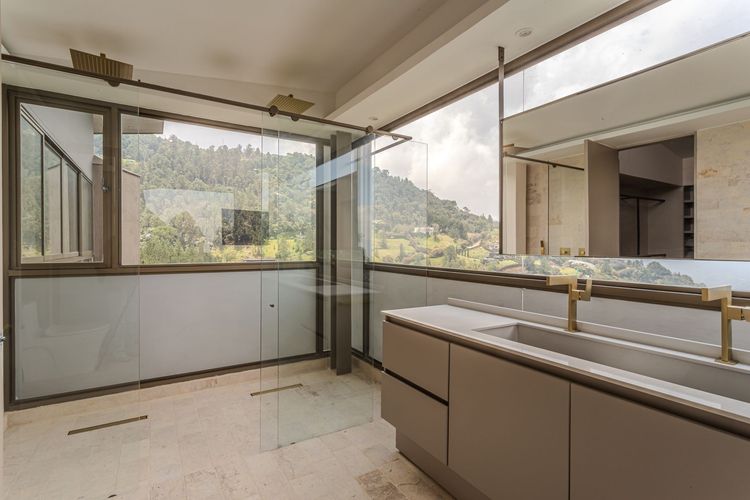Casa de 3 alcobas en venta en Loma Del Chocho, Envigado, 611 m² · foto 18 de 20