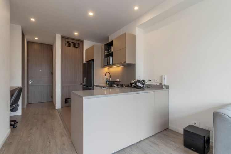 Apartamento de 1 alcoba en venta en Santa Barbara Occidental, Bogotá, 56 m² · foto 4 de 16
