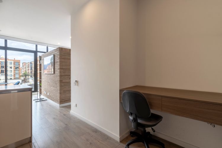 Apartamento de 1 alcoba en venta en Santa Barbara Occidental, Bogotá, 56 m² · foto 6 de 16