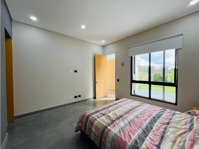 Apartamento de 3 alcobas en venta en Escobero, Envigado, 248 m² · foto 6 de 24