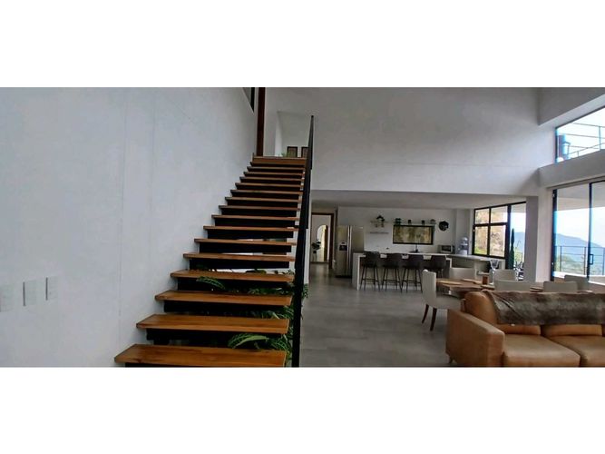 Casa de 5 alcobas en venta en La Catedral, Envigado · foto 7 de 24