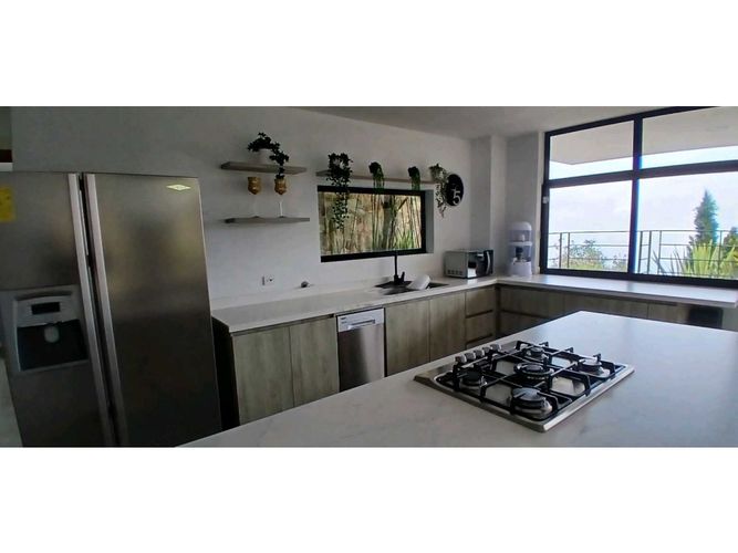 Casa de 5 alcobas en venta en La Catedral, Envigado · foto 9 de 24