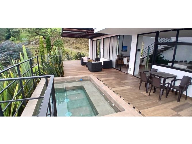 Casa de 5 alcobas en venta en La Catedral, Envigado · foto 15 de 24