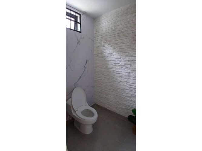 Casa de 5 alcobas en venta en La Catedral, Envigado · foto 23 de 24