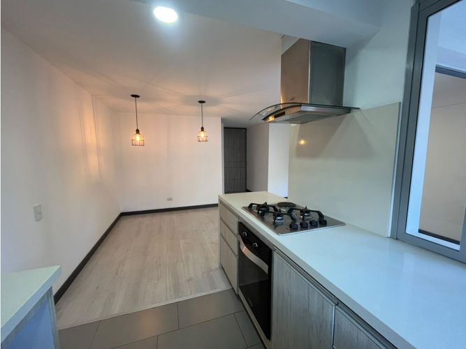 Apartamento de 2 alcobas en arriendo en Loma De Las Brujas, Medellín, 80 m² · foto 2 de 20