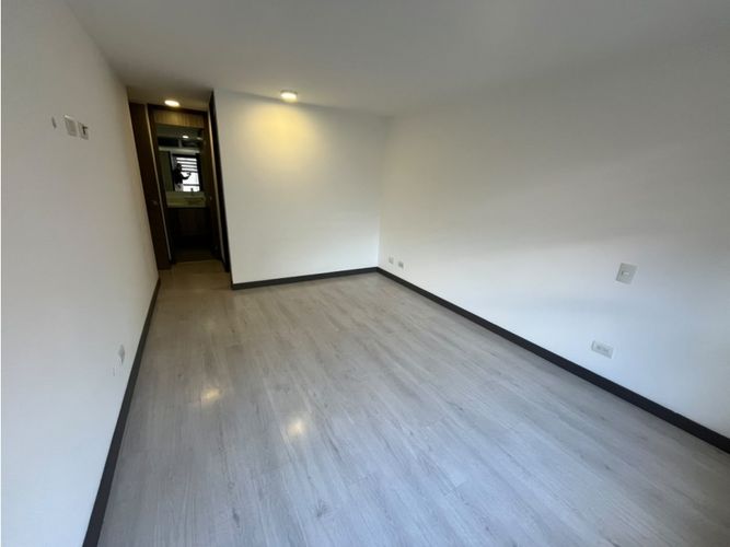 Apartamento de 2 alcobas en arriendo en Loma De Las Brujas, Medellín, 80 m² · foto 9 de 20