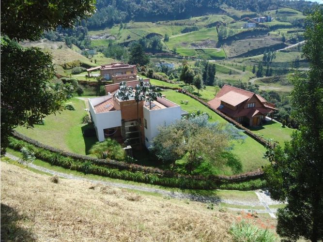 Casa de 6 alcobas en venta en Las Palmas, Envigado, 595 m² · foto 5 de 24