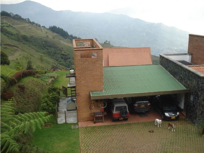 Casa de 6 alcobas en venta en Las Palmas, Envigado, 595 m² · foto 13 de 24