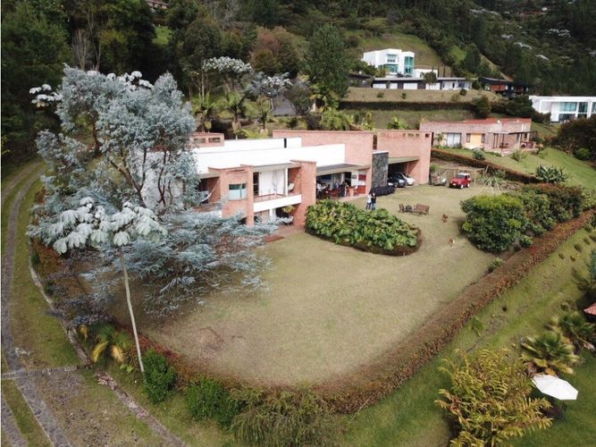 Casa de 6 alcobas en venta en Las Palmas, Envigado, 595 m² · foto 18 de 24