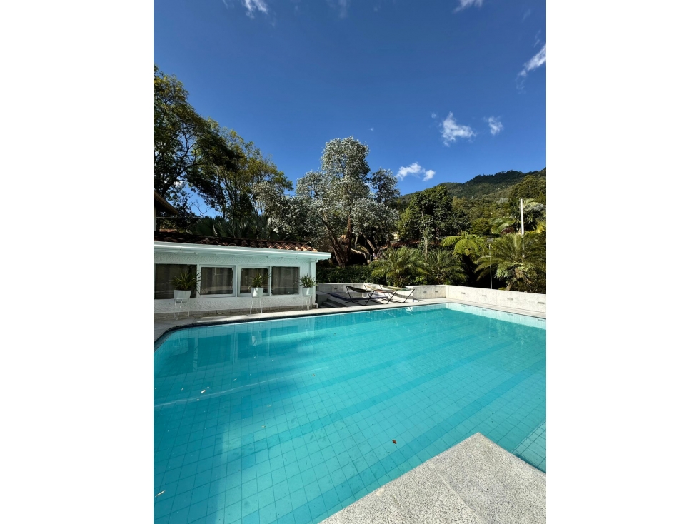 Casa en Arriendo en Envigado en Envigado, de J Y S Raices