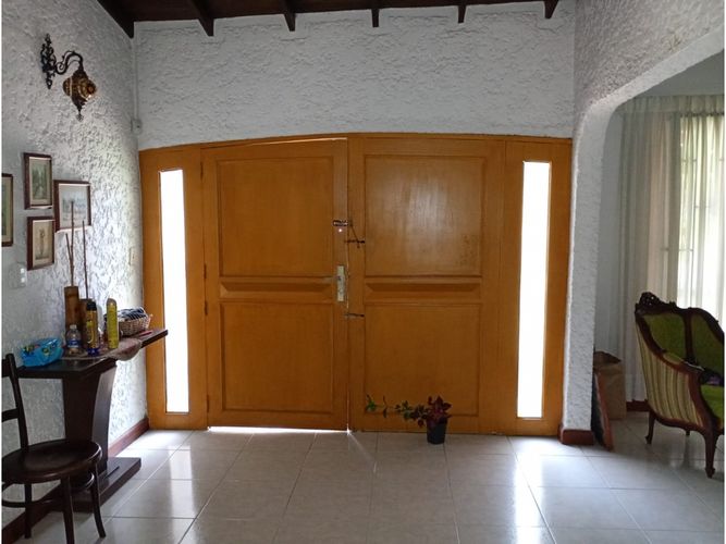 Casa de 5 alcobas en arriendo en Malta, Itagüí, 460 m² · foto 11 de 19