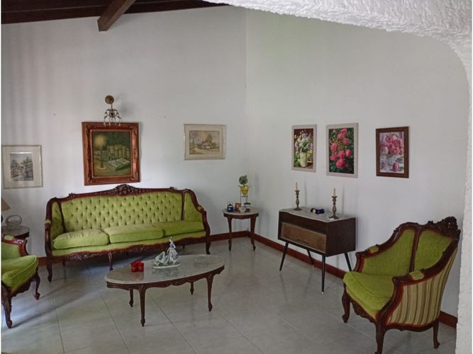Casa de 5 alcobas en arriendo en Malta, Itagüí, 460 m² · foto 18 de 19