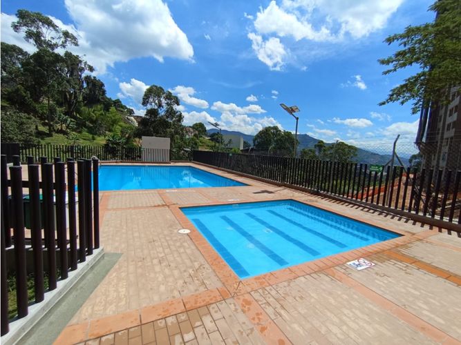 Apartamento de 2 alcobas en venta en Alfonso Lopez, La Estrella, 50 m² · foto 1 de 24