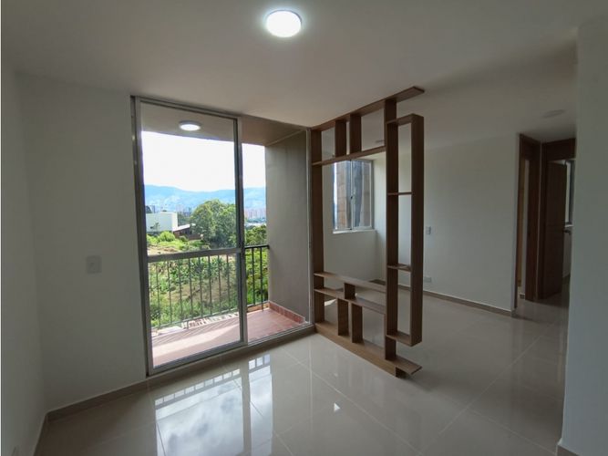 Apartamento de 2 alcobas en venta en Alfonso Lopez, La Estrella, 50 m² · foto 6 de 24