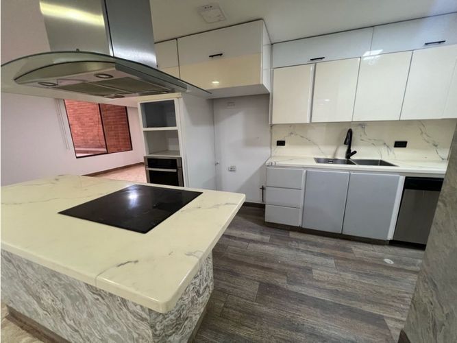 Apartamento en venta en Laureles, Medellín · foto 3 de 23