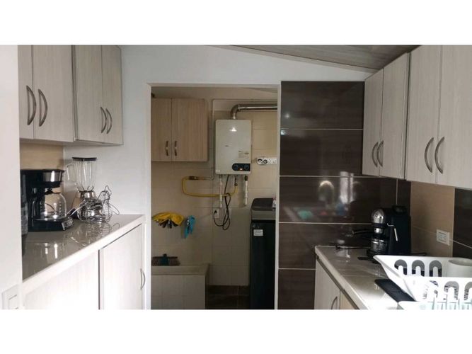 Apartamento de 3 alcobas en arriendo en Las Lomas, Medellín, 126 m² · foto 6 de 24
