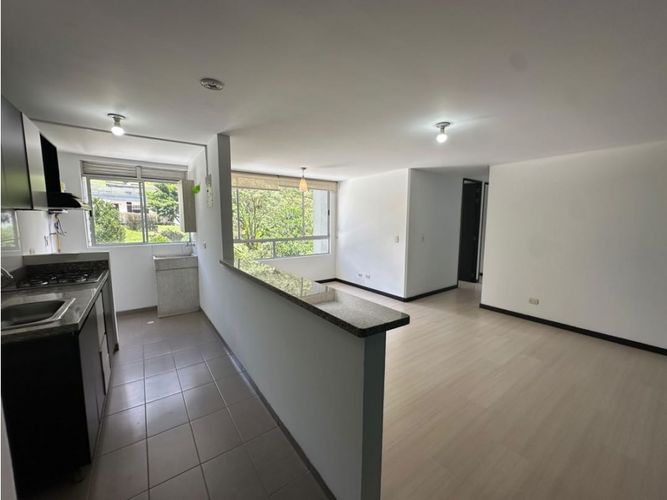 Apartamento de 3 alcobas en arriendo en Las Antillas, Sabaneta, 80 m² · foto 2 de 24