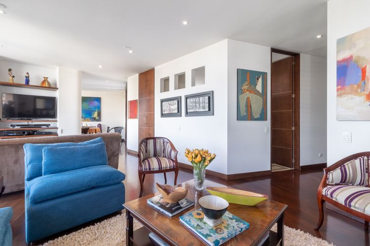 Apartamento de 2 alcobas en venta en El Refugio, Bogotá, 186 m² · foto 3 de 20