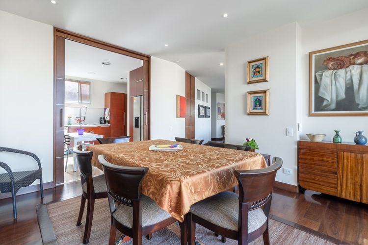 Apartamento de 2 alcobas en venta en El Refugio, Bogotá, 186 m² · foto 8 de 20