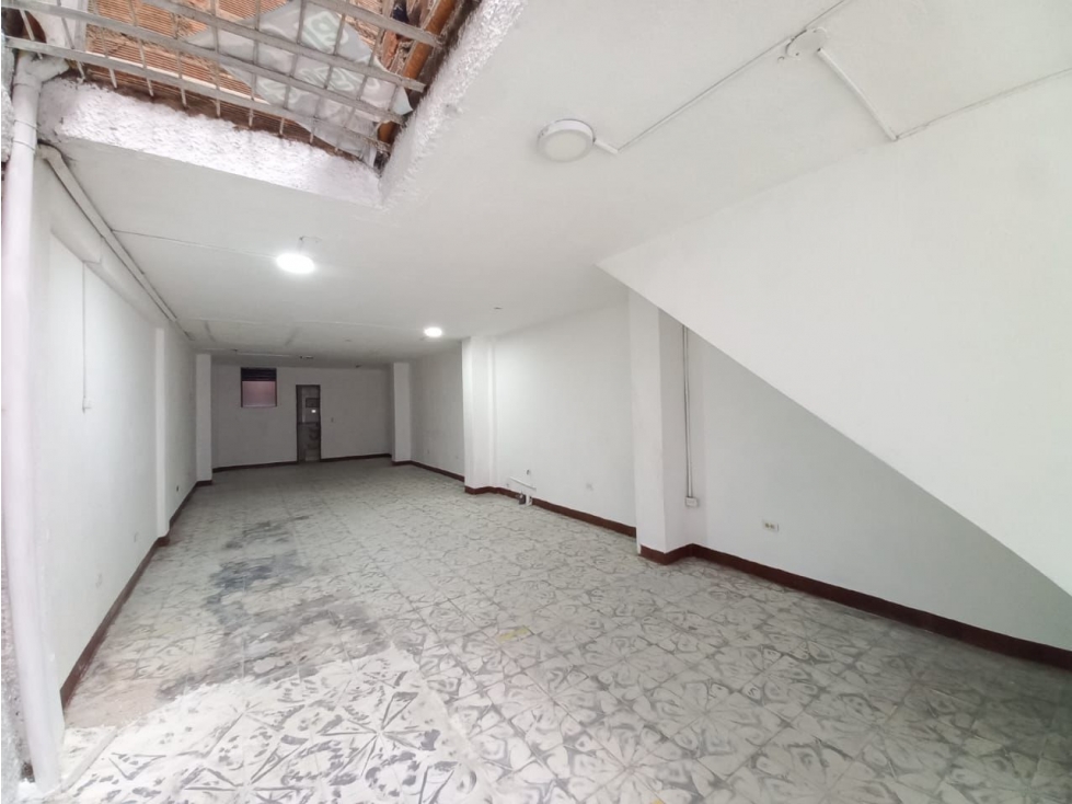 Retail space for rent in Bello, Bello