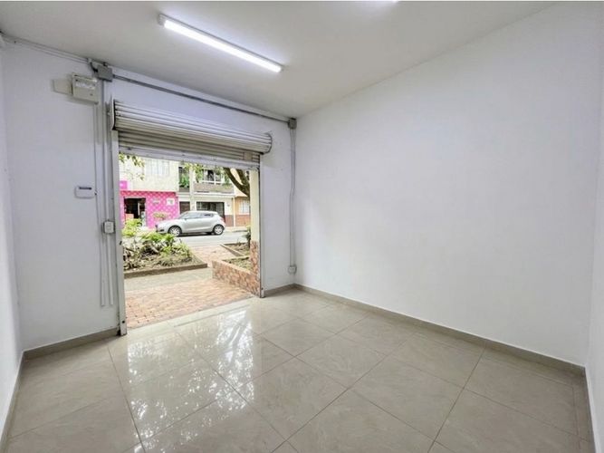 Local en arriendo en Camino Verde, Envigado, 28 m² · foto 2 de 5