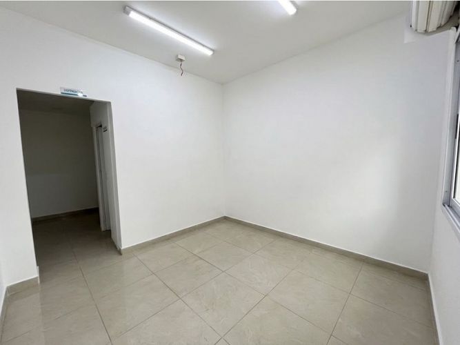 Local en arriendo en Camino Verde, Envigado, 28 m² · foto 3 de 5