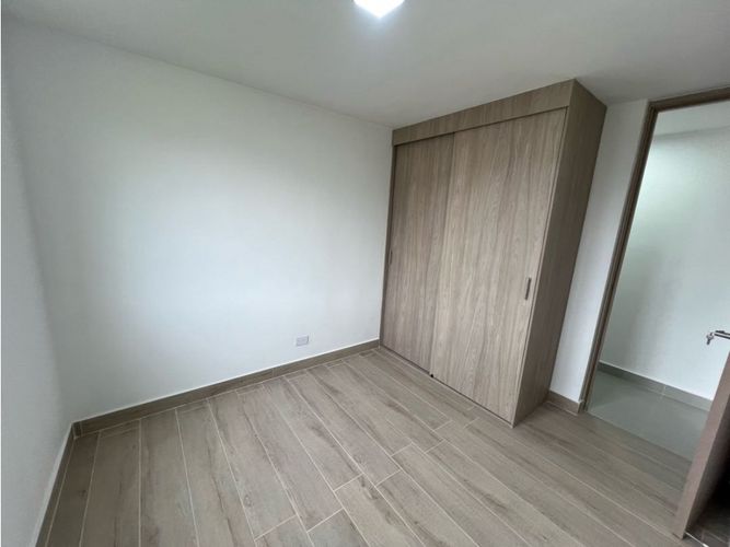 Apartamento de 2 alcobas en venta en Cabañas, Bello, 56 m² · foto 13 de 24