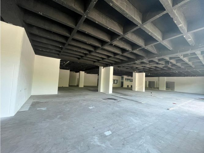 Bodega en arriendo en Cuarta Brigada, Medellín, 750 m² · foto 3 de 19