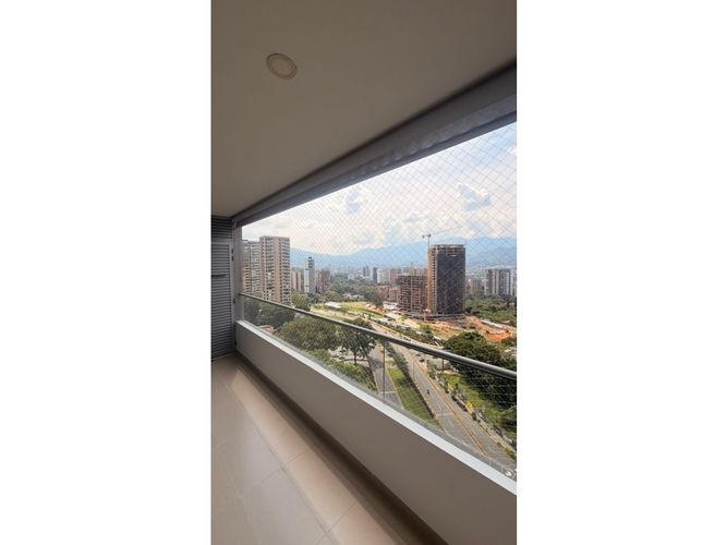 Apartamento de 3 alcobas en arriendo en Los Balsos, Medellín, 123 m² · foto 6 de 20