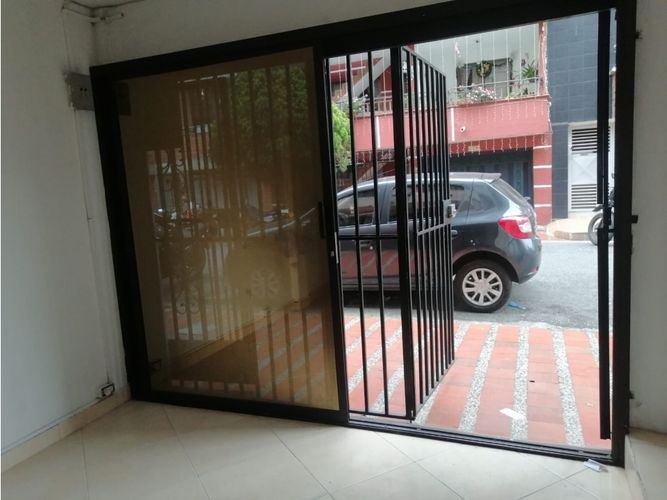 Local en arriendo en Cumbres, Envigado, 20 m² · foto 2 de 6