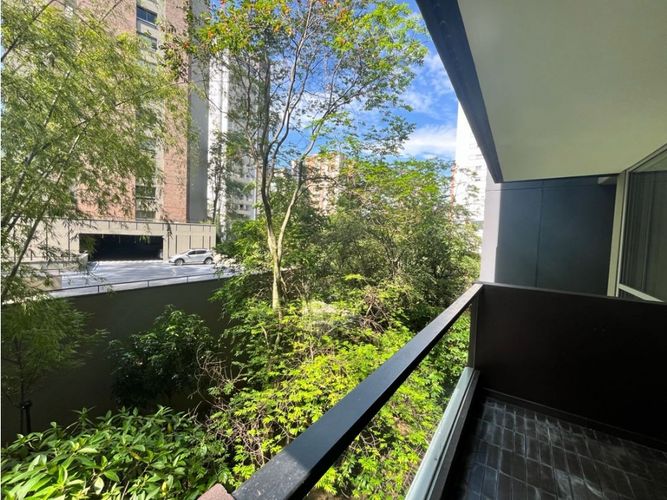 Apartamento de 2 alcobas en arriendo en El Castillo, Medellín, 80 m² · foto 10 de 24