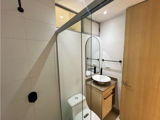 Apartamento de 2 alcobas en arriendo en El Castillo, Medellín, 80 m² · foto 14 de 24
