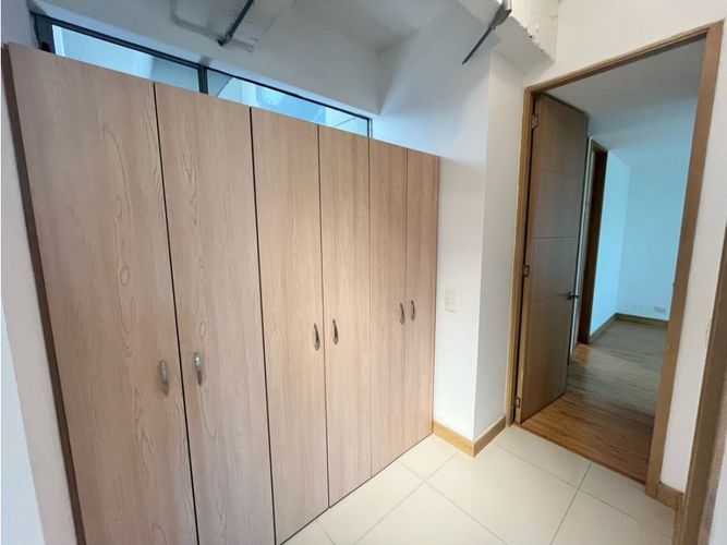 Apartamento de 2 alcobas en arriendo en El Castillo, Medellín, 80 m² · foto 15 de 24