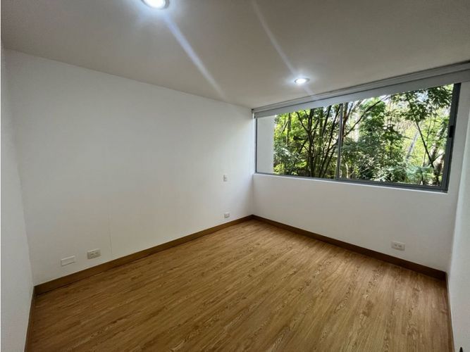 Apartamento de 2 alcobas en arriendo en El Castillo, Medellín, 80 m² · foto 19 de 24